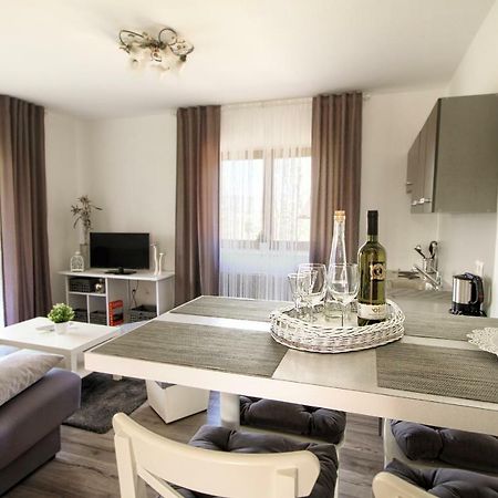 Filip Apartment Rakovica Exterior photo