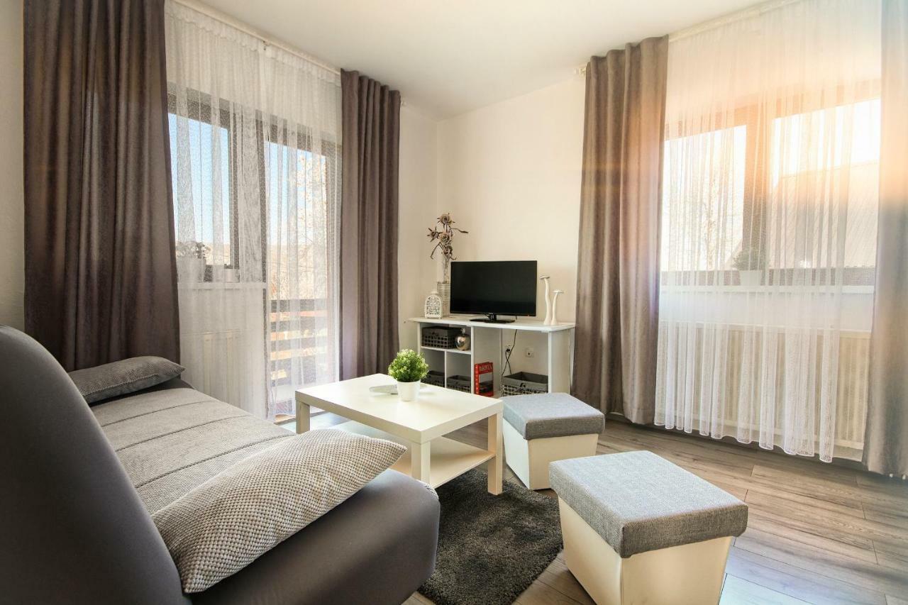 Filip Apartment Rakovica Exterior photo